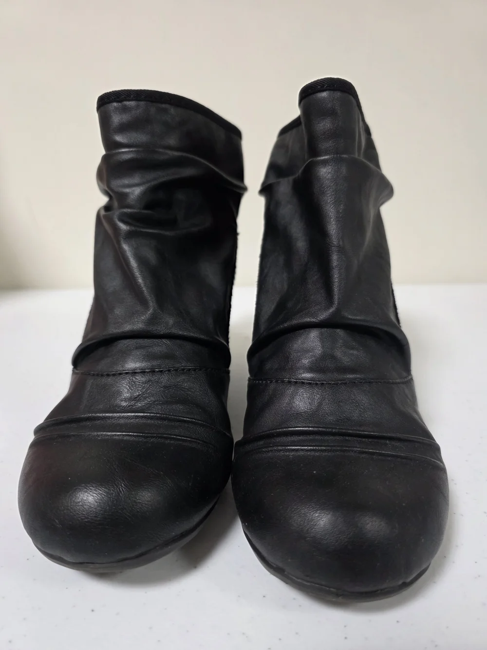 🖤👢🍂 Blowfish Malibu Black Wedge Booties Size 8 Slouch Ankle Boots Boho Casual